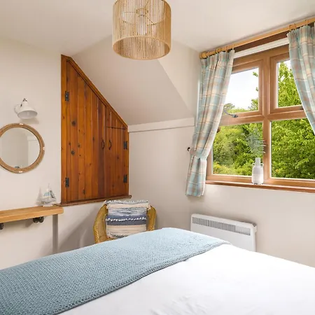 Poppy - River View, Dog Friendly 휫비