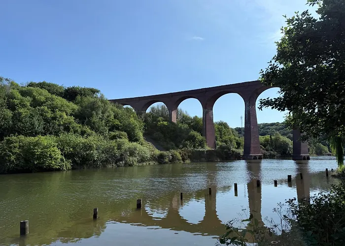 Dom wakacyjny Poppy - River View, Dog Friendly *