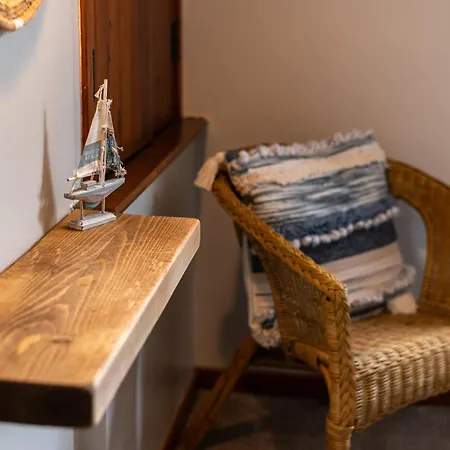 Poppy - River View, Dog Friendly * Whitby